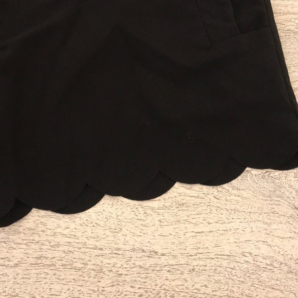 Scallop shorts - Picture 3 of 3